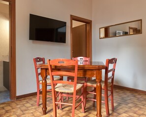 Apartment, 1 Bedroom | Living area