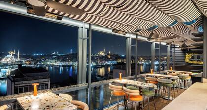 Momento Golden Horn Hotel