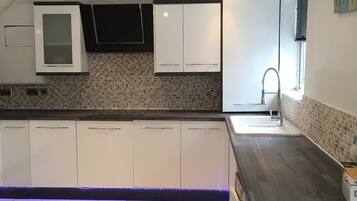 Elite Townhome, 3 Bedrooms | Private kitchenette