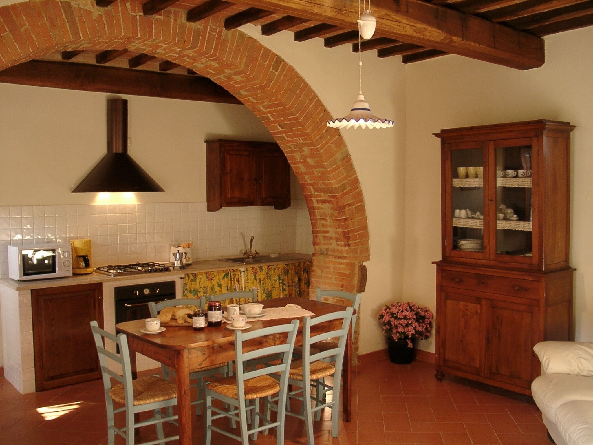 Family Apartment, 2 Bedrooms | Private kitchenette | Fridge, microwave, oven, stovetop