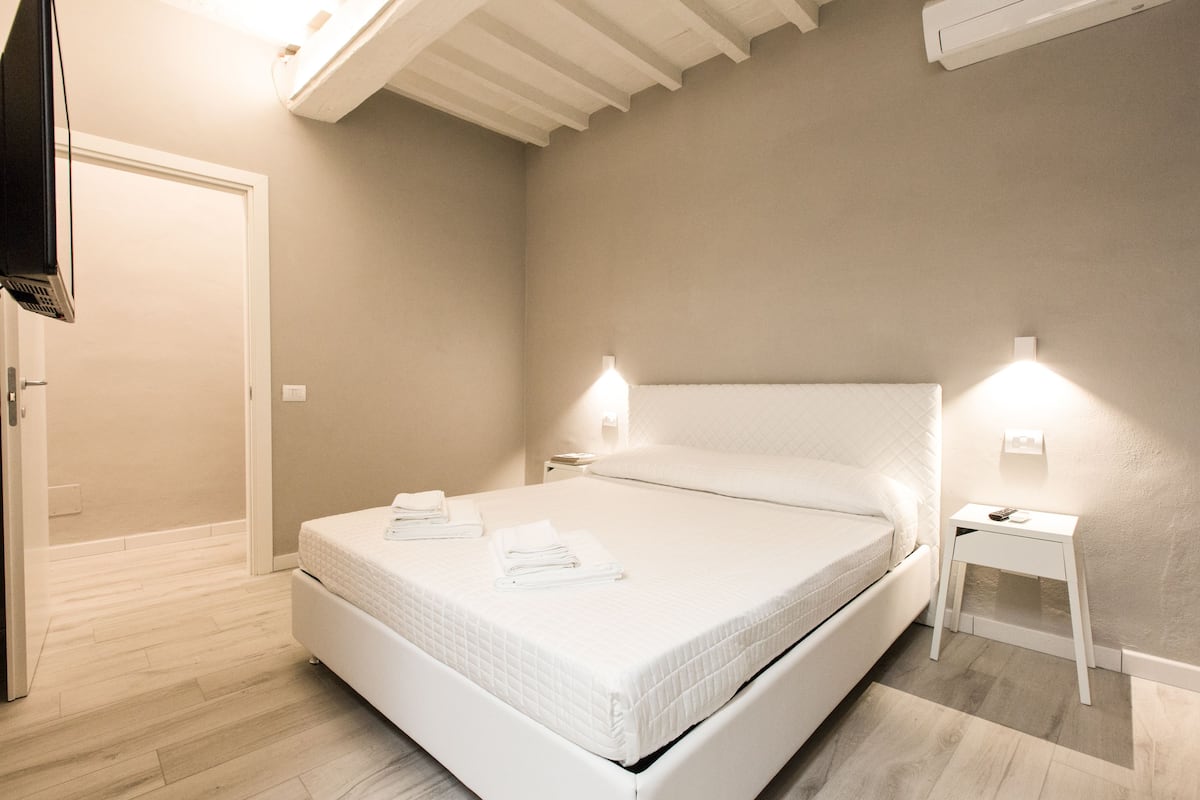 1 bedroom, iron/ironing board, cots/infant beds, free WiFi