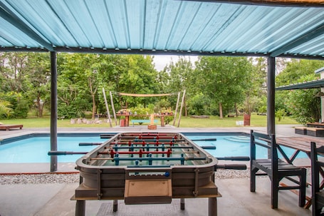 Exercise/lap pool