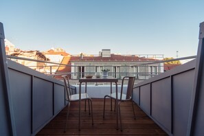 Double or Twin Room, Terrace (Mansard) - Dear Lisbon - Gallery House (Lisbon)