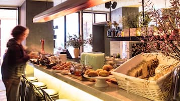 Desayuno buffet incluido todos los días