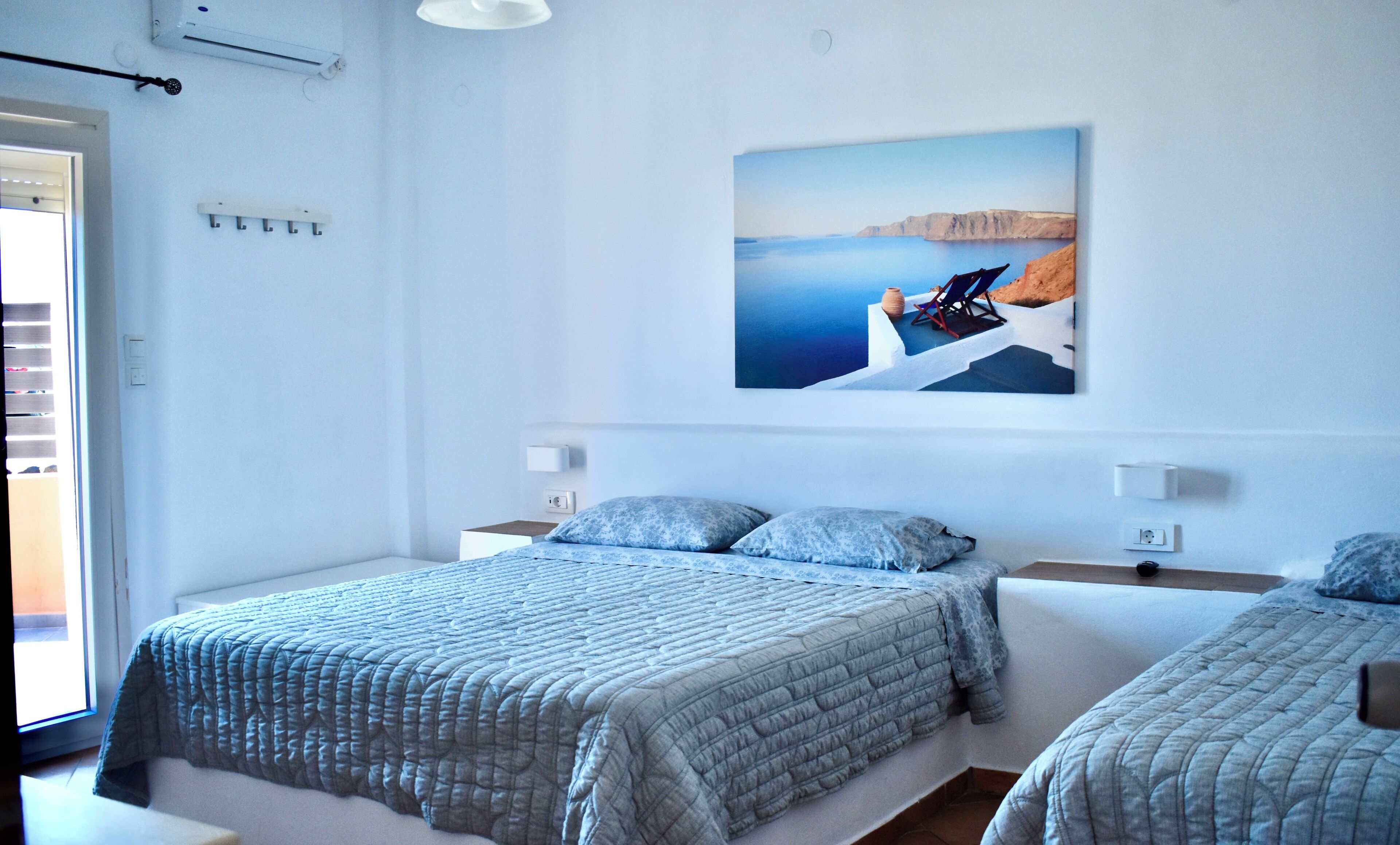 Camera tripla, vista mare | Una cassaforte in camera, ferro/asse da stiro, Wi-Fi gratuito, lenzuola