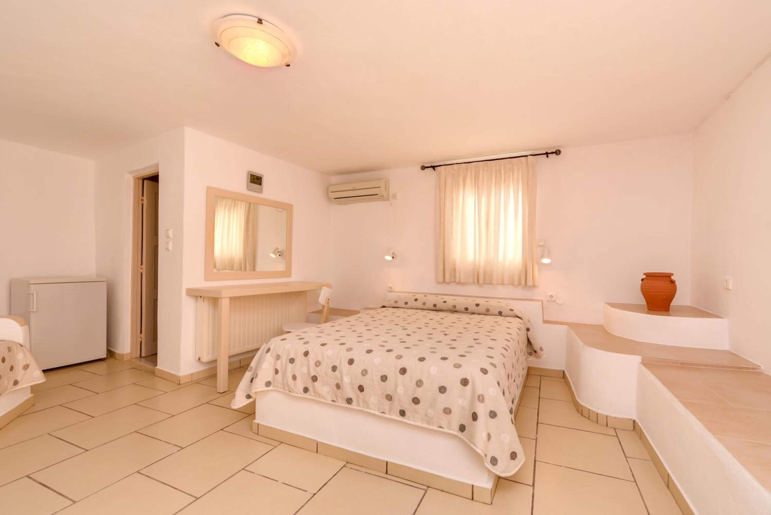 in-room safe, iron/ironing board, free wifi, bed sheets