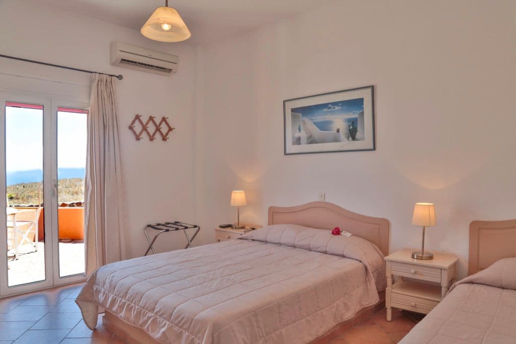 triple room, sea view | in-room safe, iron/ironing board, free wifi, bed sheets