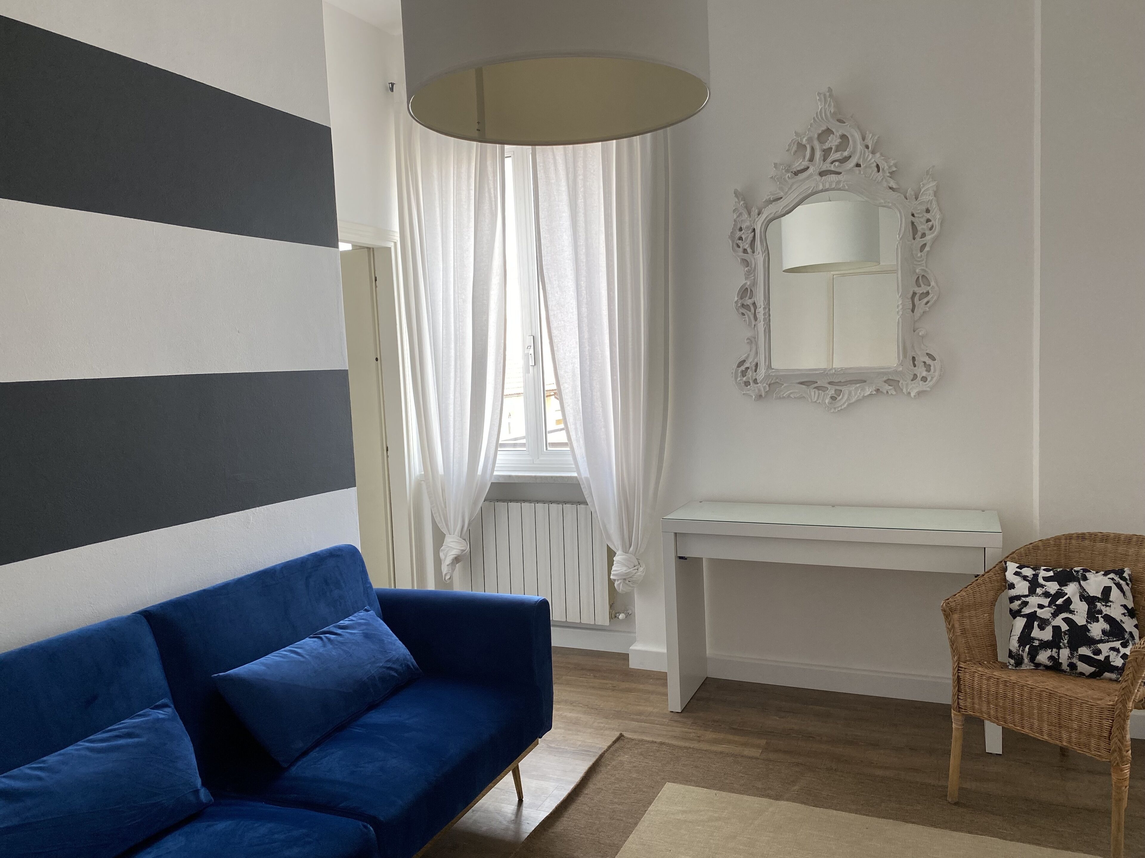 deluxe room | 1 bedroom, minibar, in-room safe, free wifi