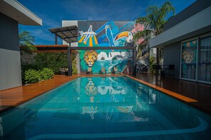 Outdoor pool, sun loungers - Hotel Opuka (Sorriso)