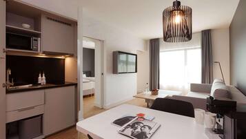 Superior Apartment | In-room safe, desk, laptop workspace, soundproofing