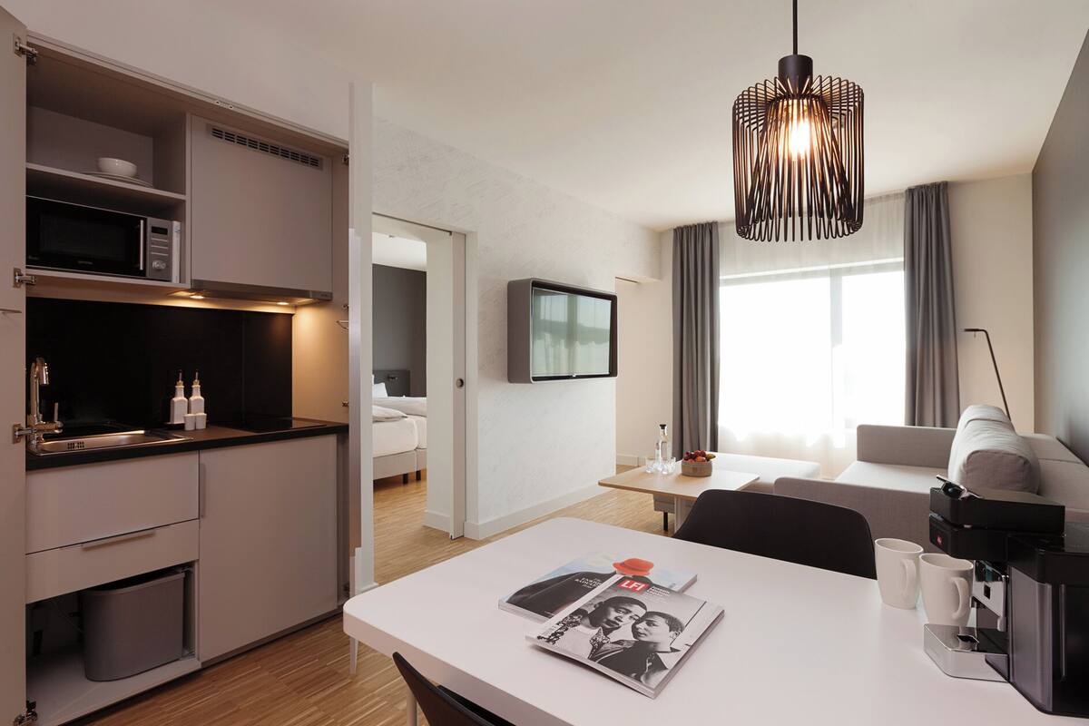 Superior Apartment | In-room safe, desk, laptop workspace, soundproofing