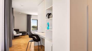 Executive Double Room | In-room safe, desk, laptop workspace, soundproofing