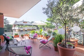 Appartement Panoramique, 3 chambres, vue ville | Terrasse/Patio