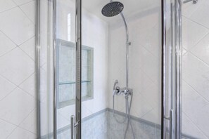 Apartment, 1 Bedroom | Bathroom shower