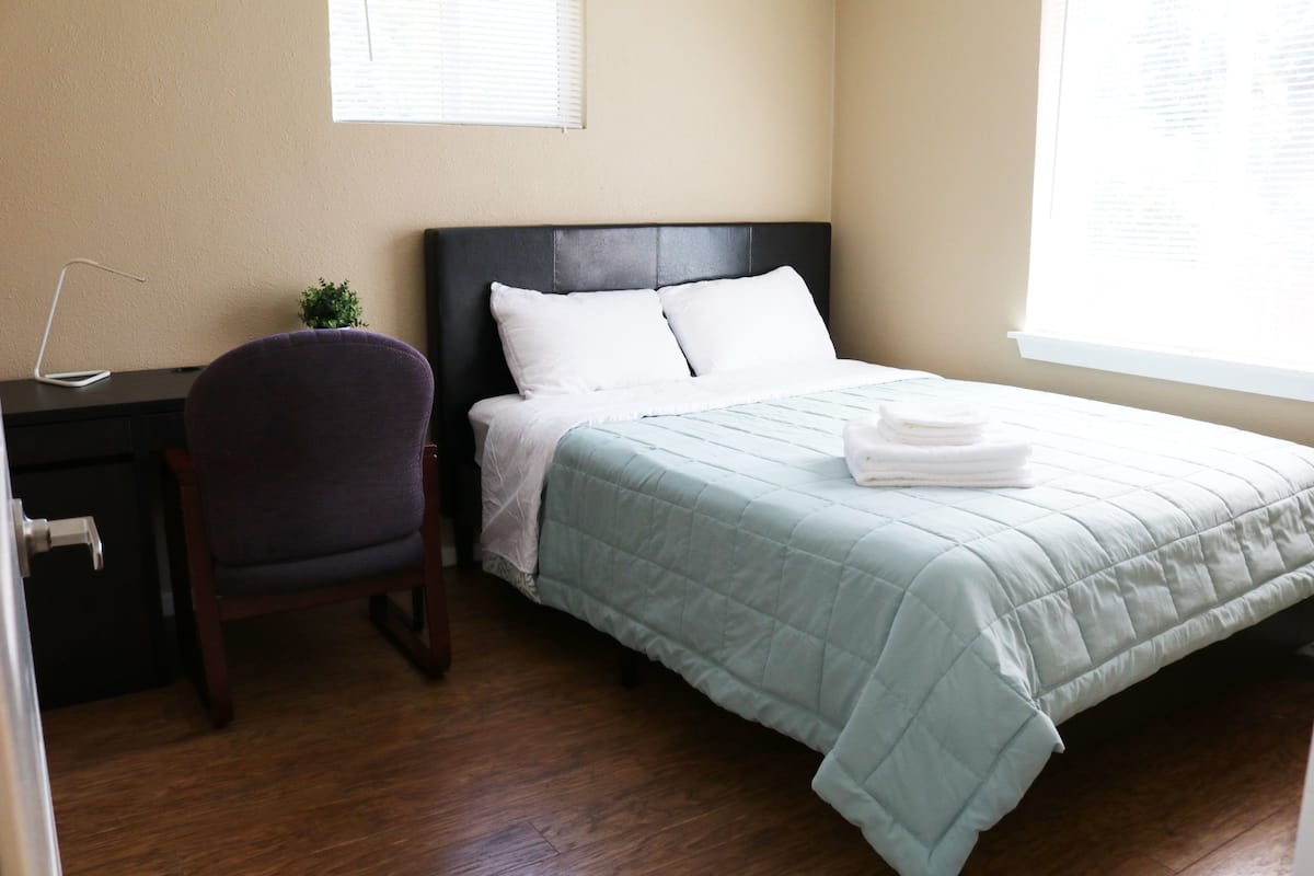 Desk, free WiFi, bed sheets