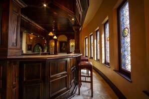 2 من البارات/الاستراحات