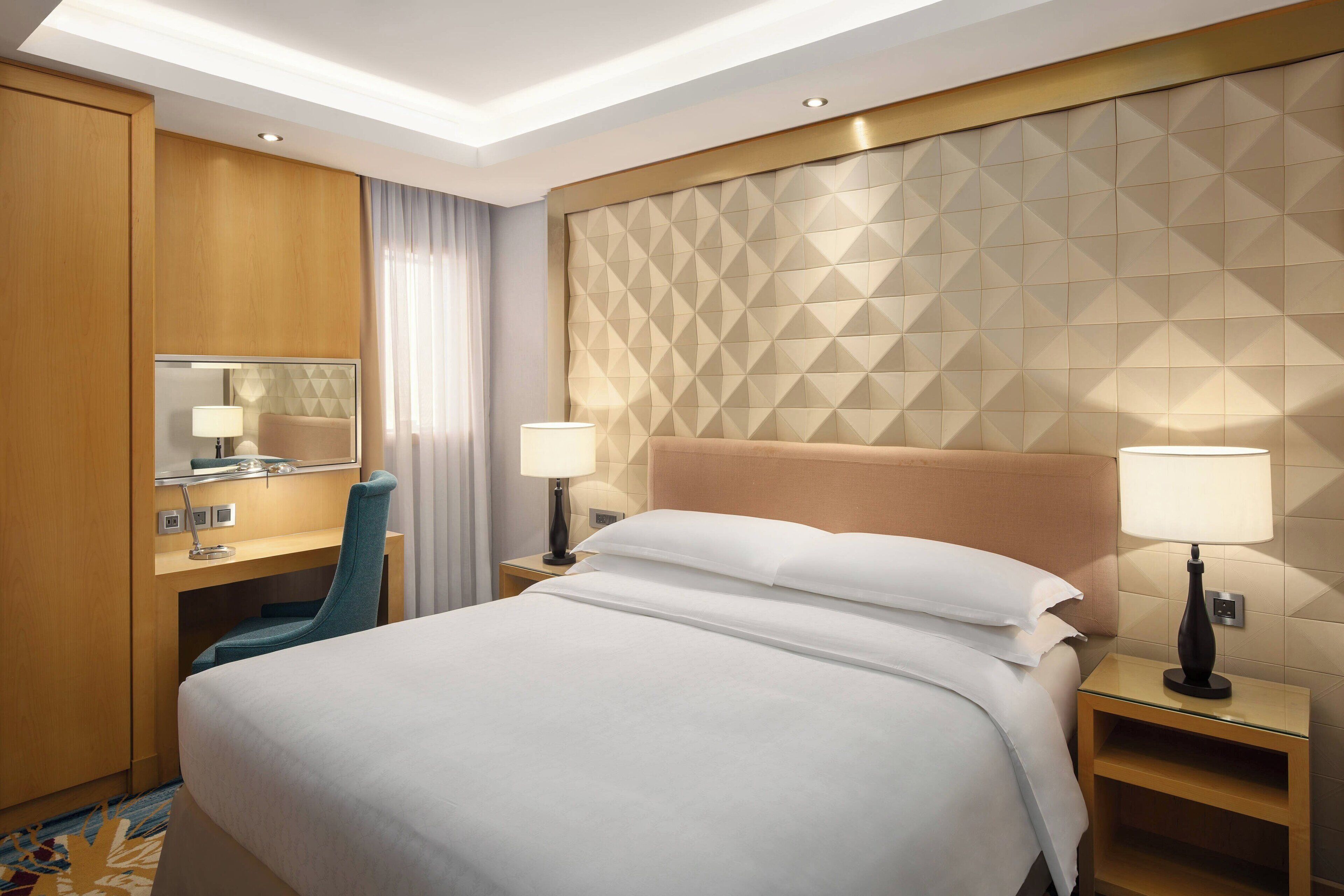 Suite, 1 Double Bed, Tower | Pillowtop beds, minibar, in-room safe, desk