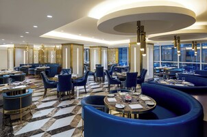 2 restaurants, breakfast, lunch served; local and international cuisine