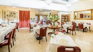 Se sirven desayunos, almuerzos y cenas