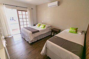 Minibar, free WiFi, bed sheets - Pousada Recanto da Ladeira (Gramado)