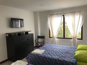 Triple Room, Accessible | Iron/ironing board, free WiFi, bed sheets, wheelchair access - Hotel Casa Chente (San Juan de Río Seco)