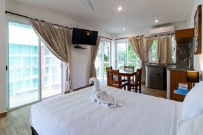 Studio, 1 King Bed with Sofa bed - Casa Luca (Playa del Carmen)