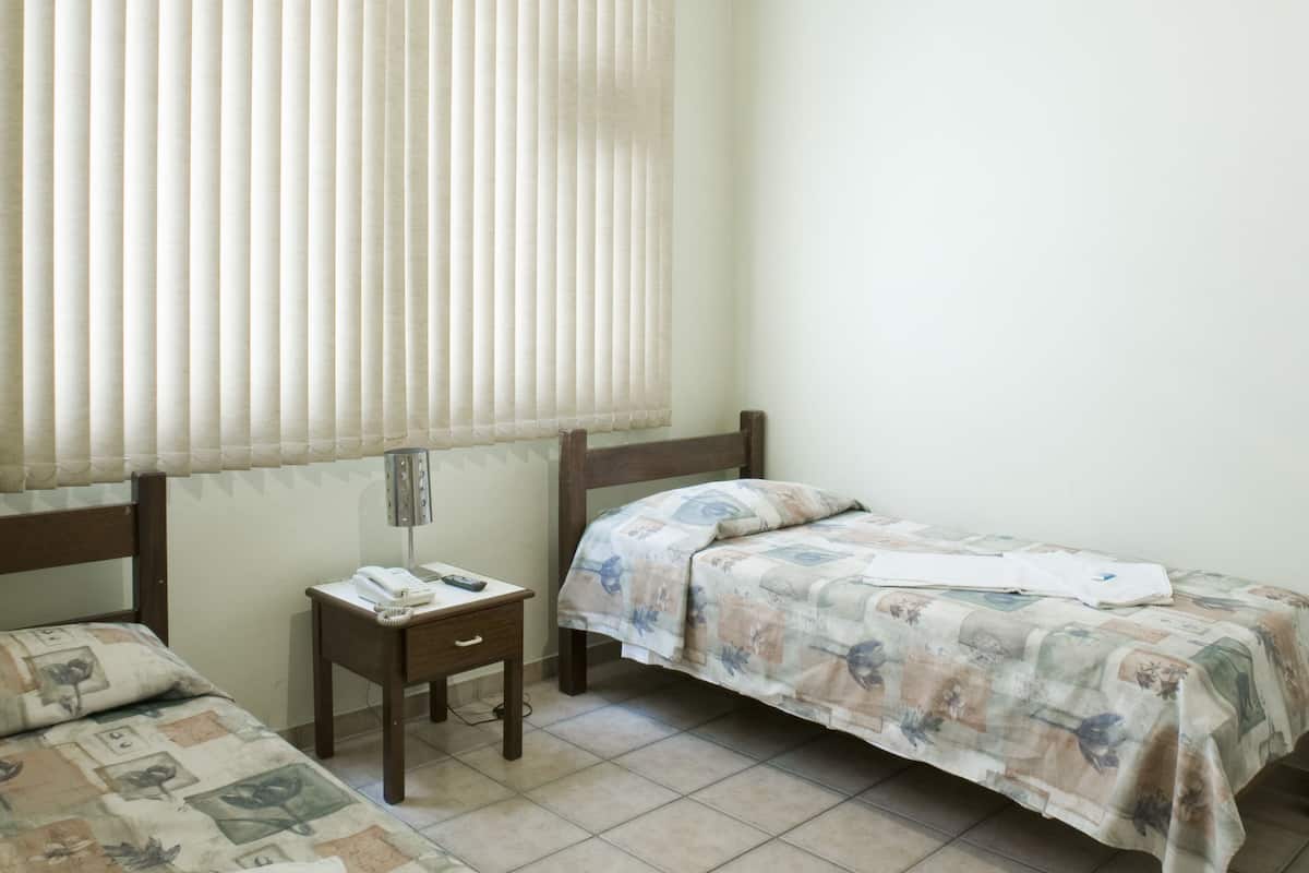 1 quarto, cortinas blackout, Wi-Fi de cortesia, roupa de cama