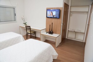 Executive Apartment | Desk, iron/ironing board, free WiFi, bed sheets - Rota Hotéis Itumbiara (Itumbiara)