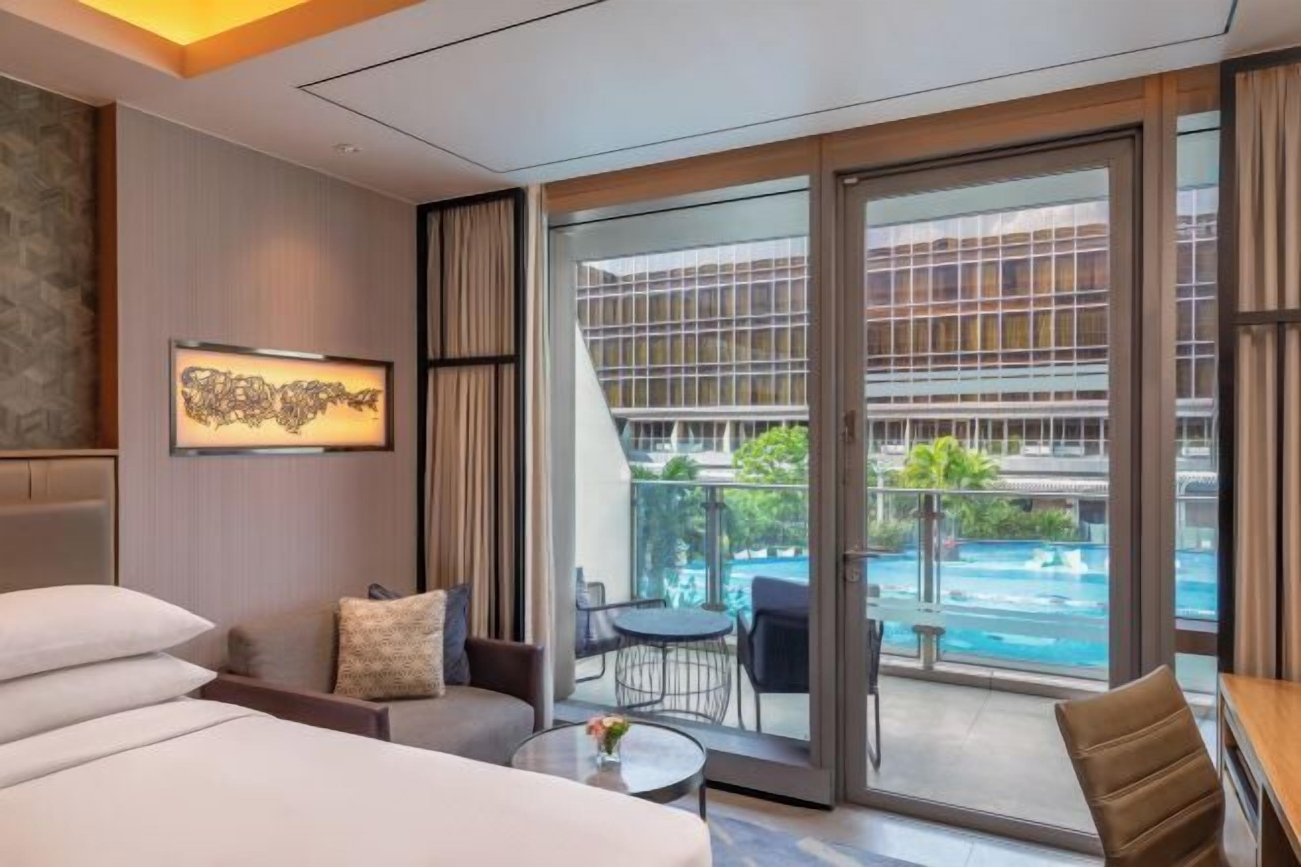 Egyptian cotton sheets, premium bedding, down comforters, pillowtop beds