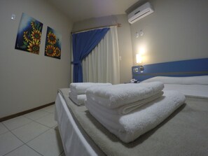 Luxury Suite | Minibar, desk, blackout drapes, free WiFi - Real Nob Hotel (Orleans)