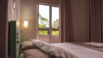 Deluxe Double Room, Non Smoking | Hypo-allergenic bedding, pillowtop beds, minibar, desk