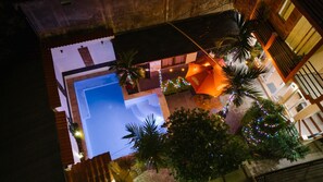 28-inch flat-screen TV with cable channels, TV