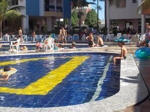 5 outdoor pools, pool umbrellas - Residencial Aguas da Fonte (Caldas Novas)