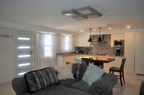 Interior - La Porta Della Casa (Prospect)