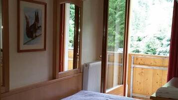 Zimmersafe, kostenloses WLAN, Bettwäsche