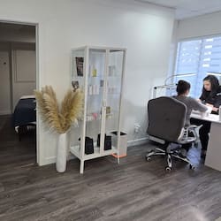 Salas de tratamiento para parejas y tratamientos faciales