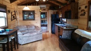 Flat-screen TV - Paradise Cozy Cabins (Mill Spring)