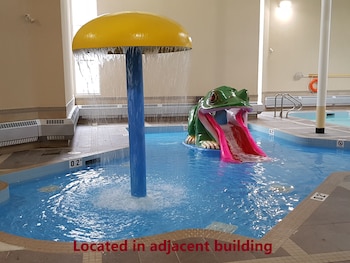 Pool (indoor) at Sunset Mountain Inn and Spa