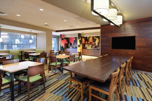 Lobby - Fairfield Inn & Suites by Marriott Raleigh Capital Blvd./I-540 (Raleigh)