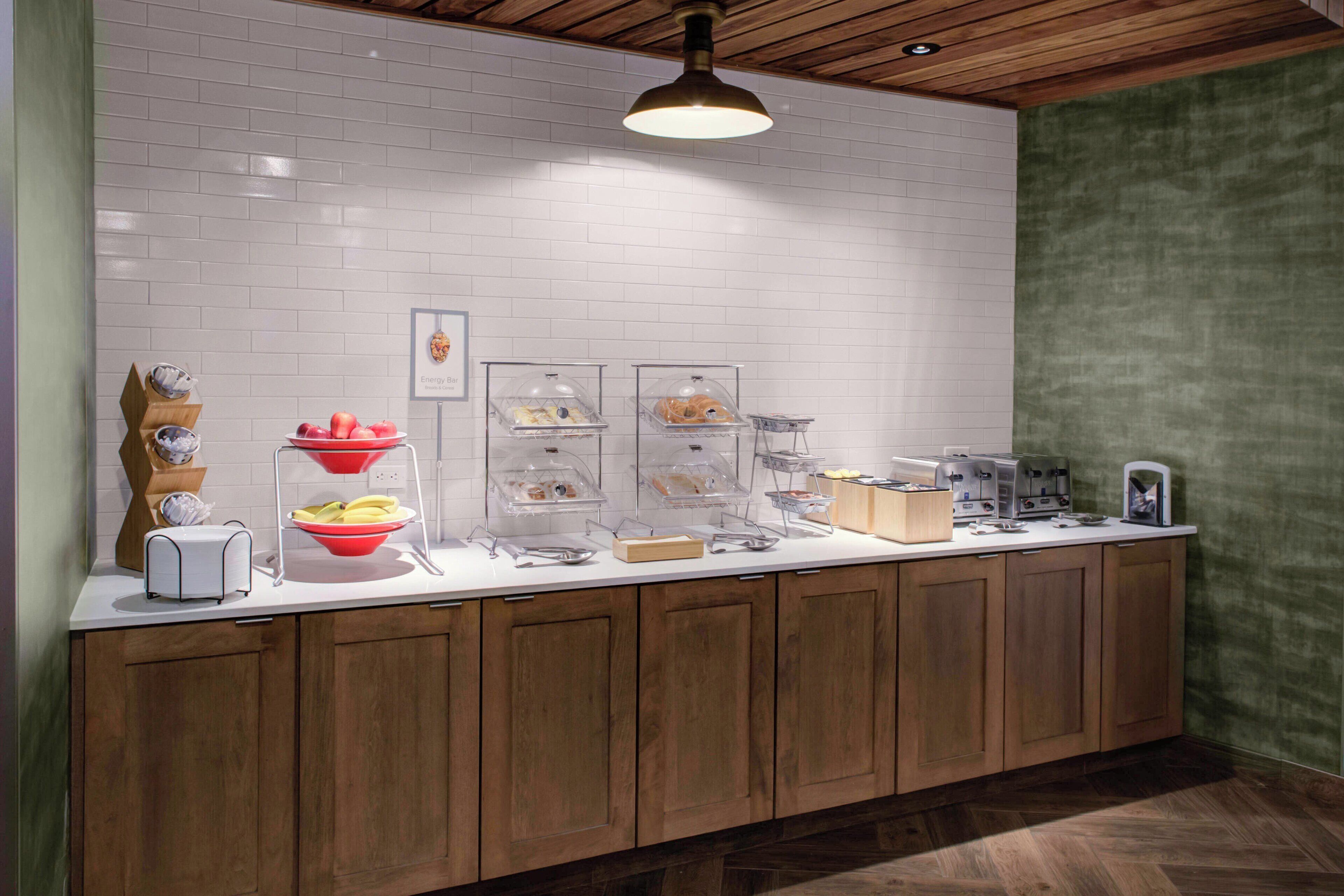 free daily continental breakfast