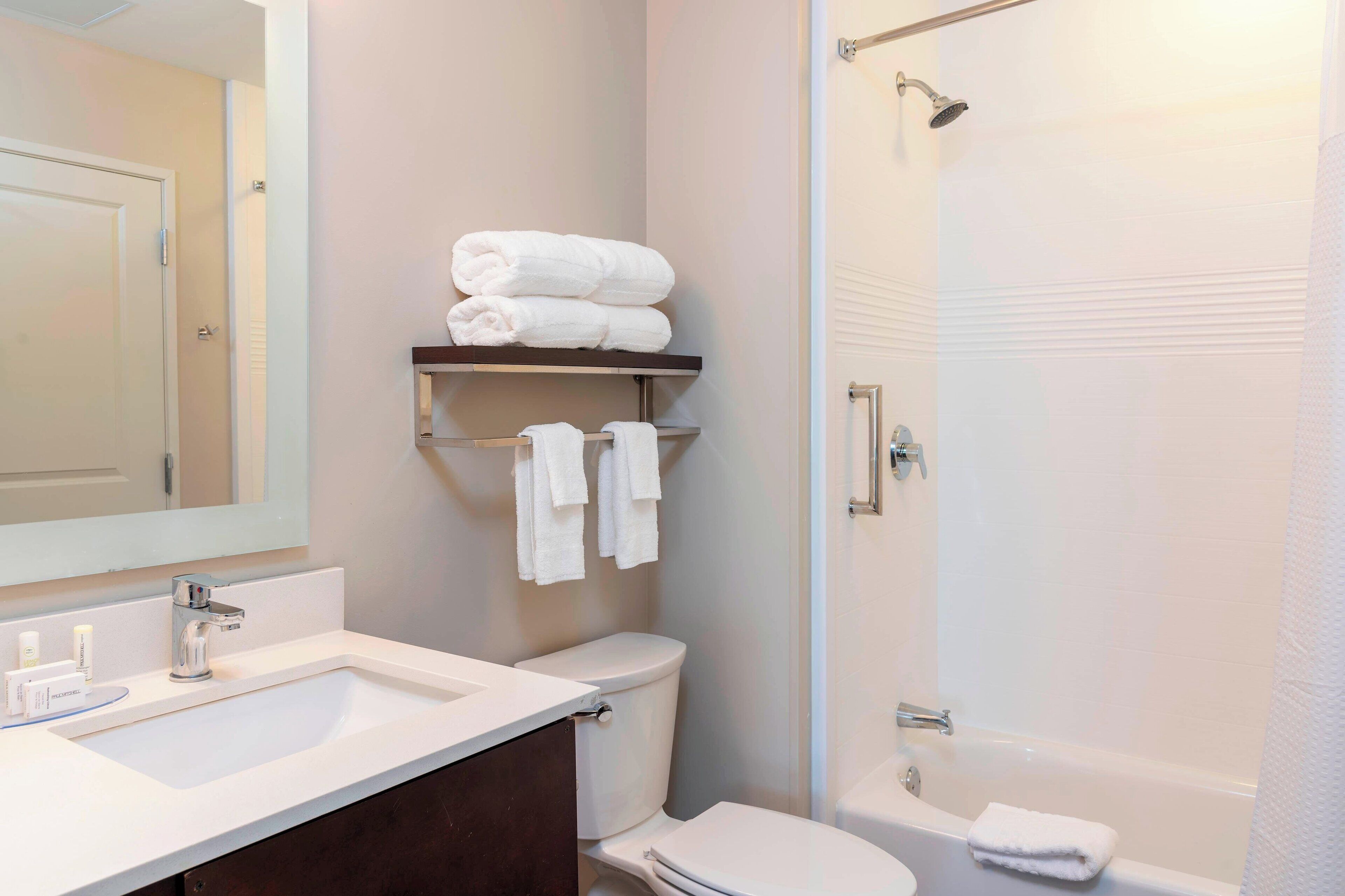 combined shower/bathtub, free toiletries, hair dryer, towels