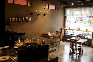 Petit déjeuner buffet compris tous les jours