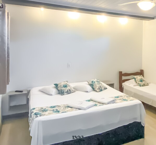 Minibar, bureau, Wi-Fi gratuit, draps fournis