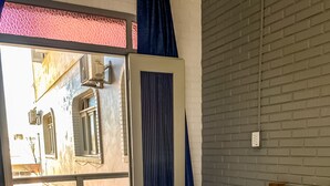 Standard Double Room | Minibar, desk, WiFi (free), bed sheets - VOA Pousada Brisa (Gramado)