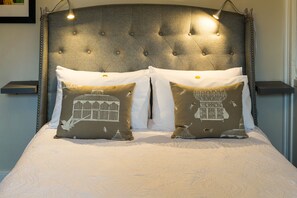 Premium Double Room | In-room safe, iron/ironing board, free WiFi, bed sheets - The Henry Guest House (Bath)