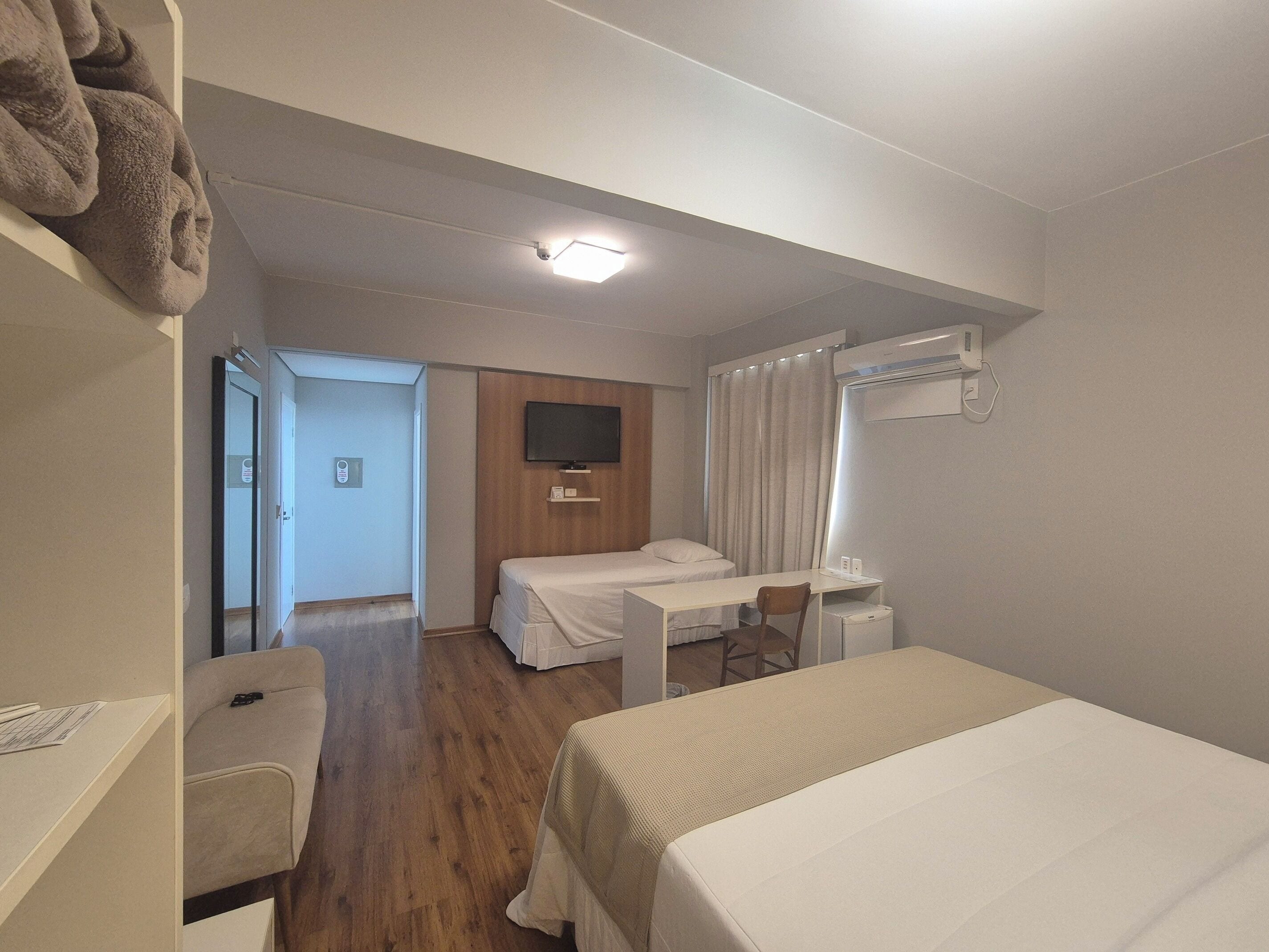 Standaard studio suite, Meerdere bedden | Een minibar, een kluis op de kamer, verduisterende gordijnen