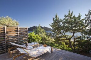 Deluxe-Doppelzimmer, Meerseite | Terrasse/Patio