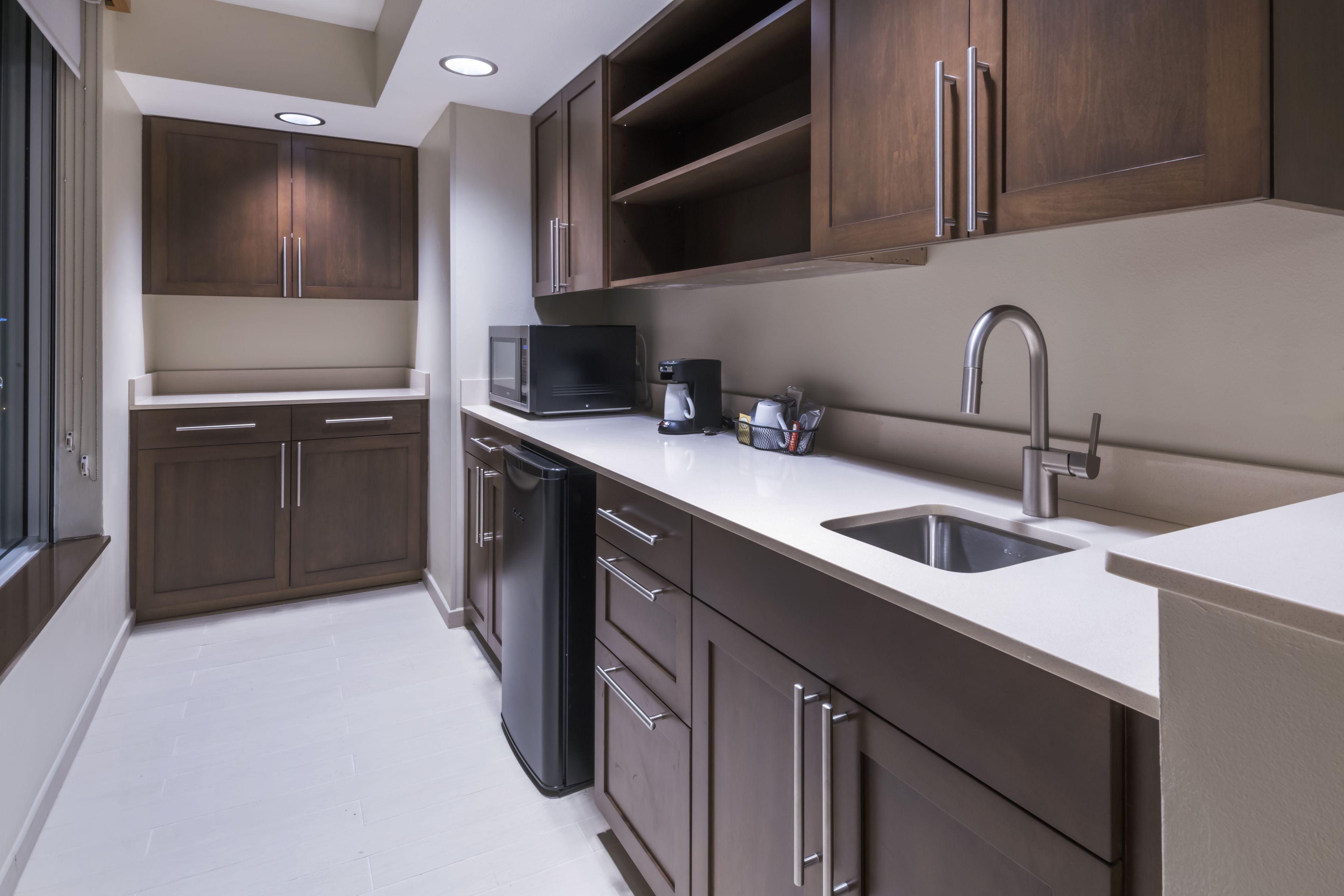 fridge, microwave, coffee/tea maker