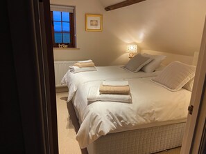 2 soverom, strykejern/-brett, reiseseng for barn og wi-fi (inkludert)