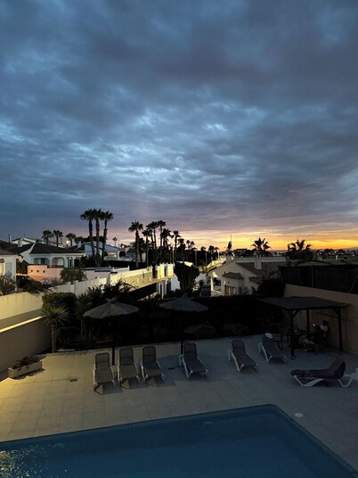 Alicante Villa With Air-con and A Private Pool With Large Secure Tiled Sun Area